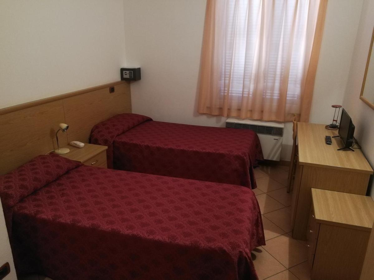 Albergo Della Stazione 卡伊罗蒙泰诺泰 客房 照片